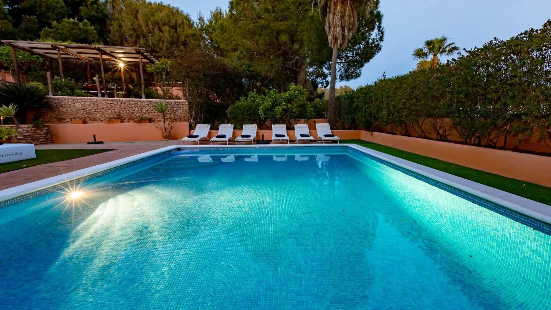 Villa In San Rafael Sleeps 12 San Antonio