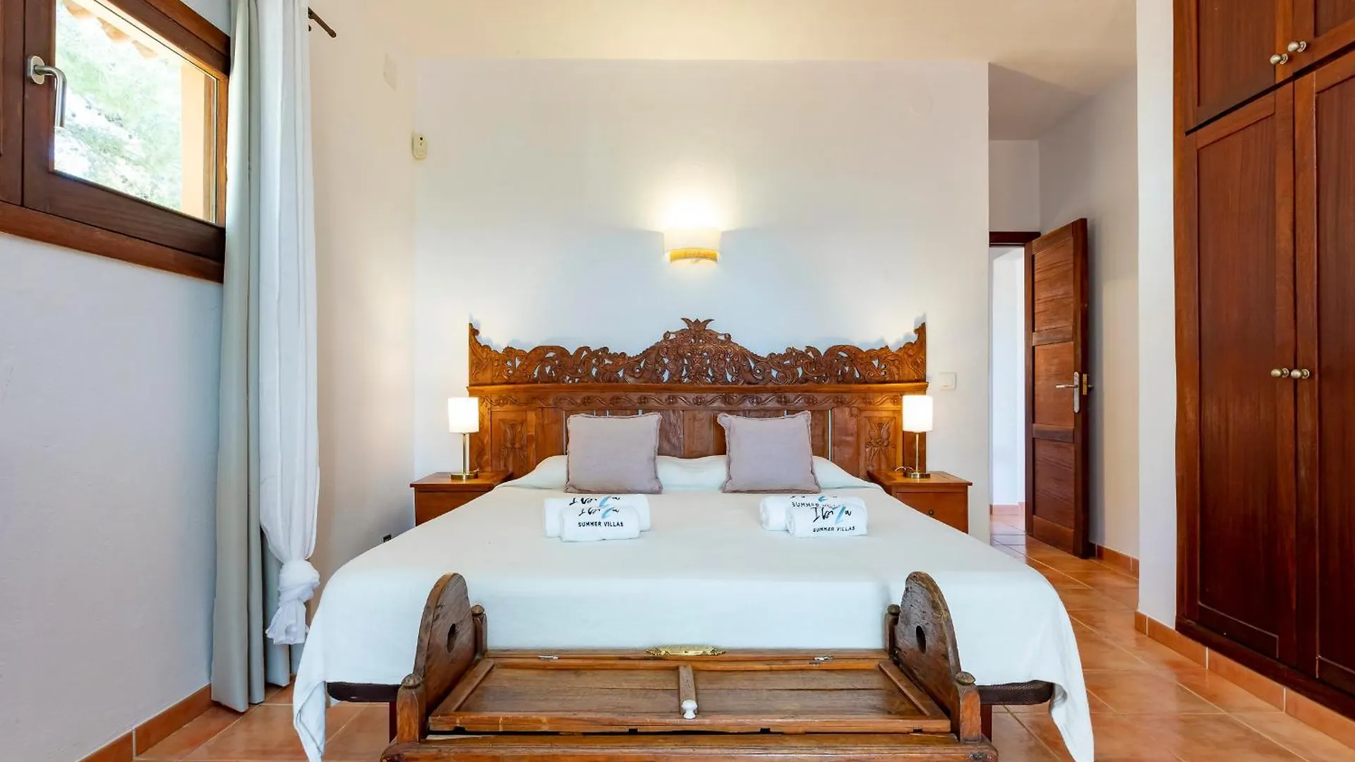 Villa In San Rafael Sleeps 12 San Antonio