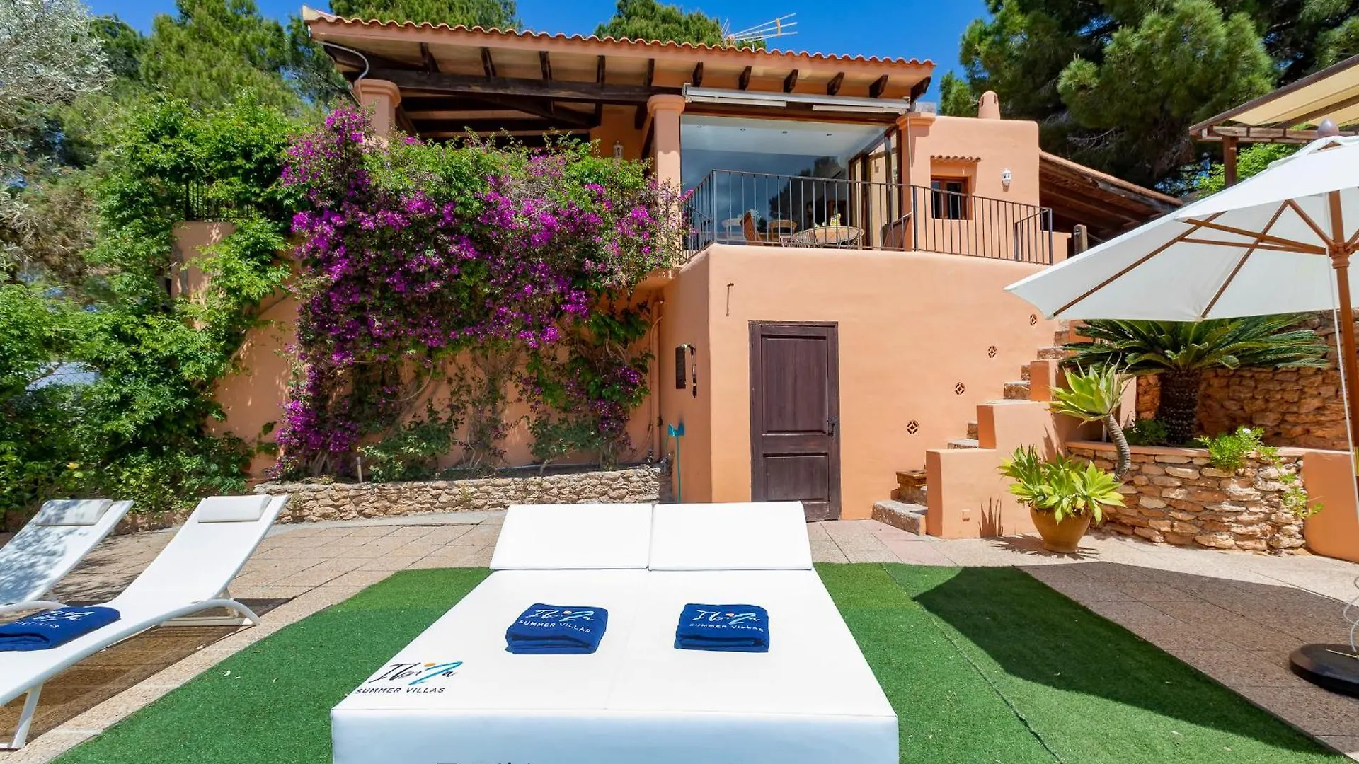 Villa In San Rafael Sleeps 12 San Antonio  Spain